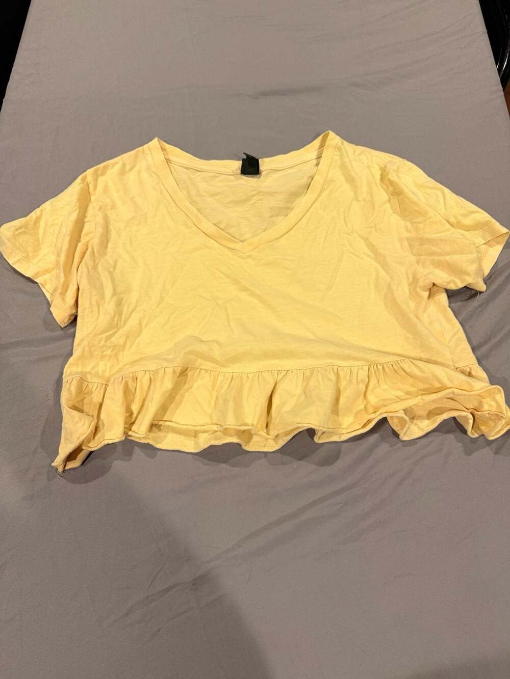 Wild Fable V-Neck Cropped Ruffle Hem T-Shirt Size XS Yellow
